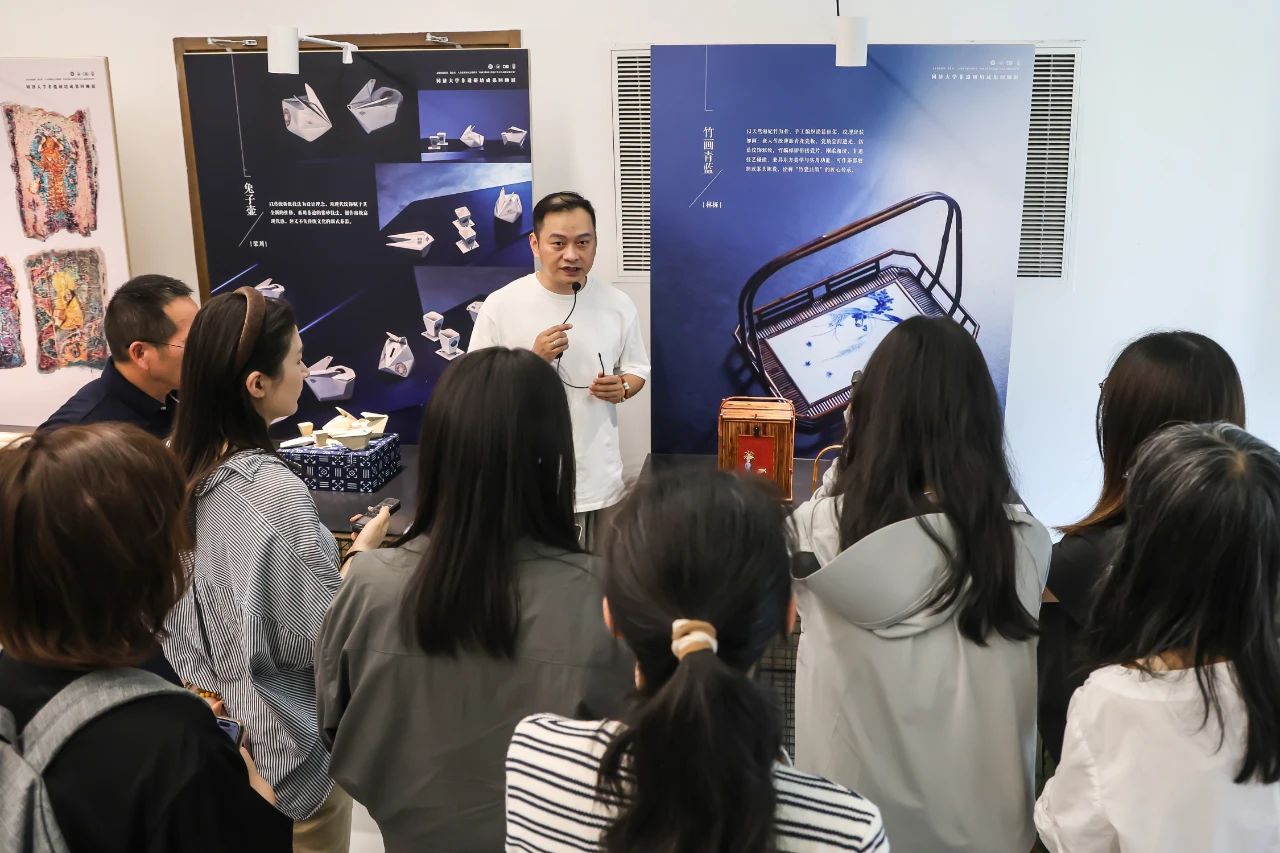 青春——中国非物质文化遗产传承人研修培训计划十年成果展”AG真人百家家乐平台同济