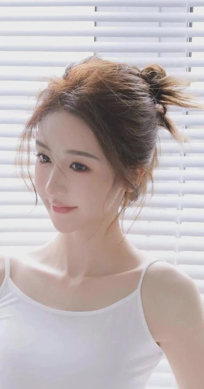 上面添一个下插AG真人一个(图1)